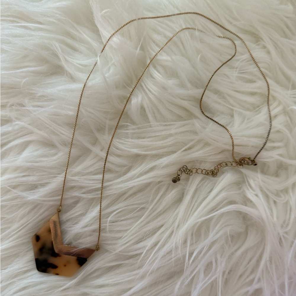 Chevron Tortoise Pattern Necklace